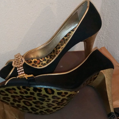 Peep Toe Donna Di Gio new, size 39, satin with gold details and rhinestones