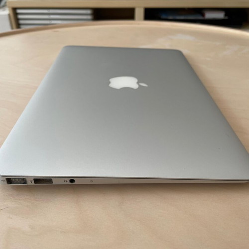 MacBook Air used Intel Core i5 128GB SSD 11 inch