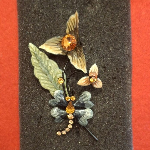 Vintage 90s flower brooch used