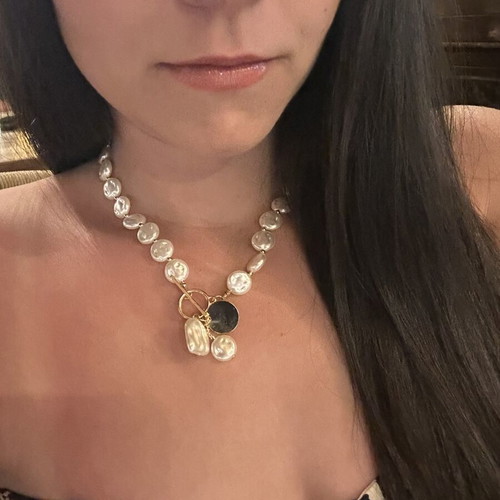 Women's necklace, white pearls