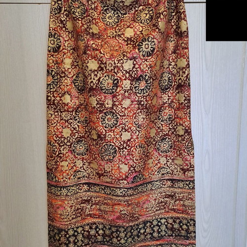 Max Mara skirt with beautiful colors, like new, size M