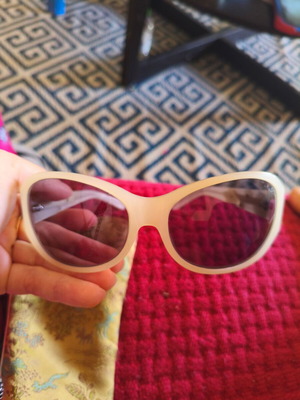 Miu Miu sunglasses used, beige, authentic missing flower detail