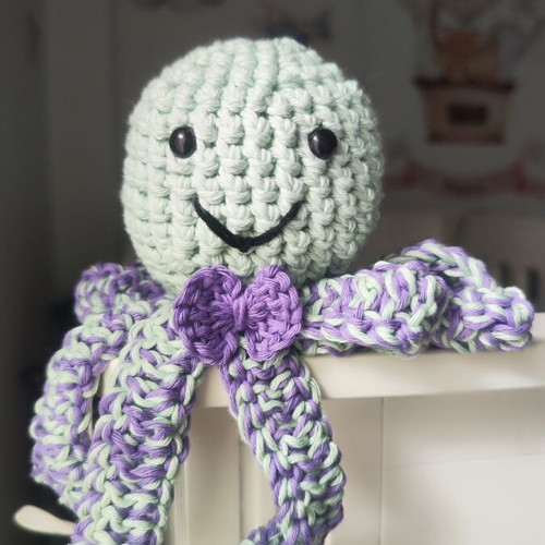 Knitted octopus handmade new