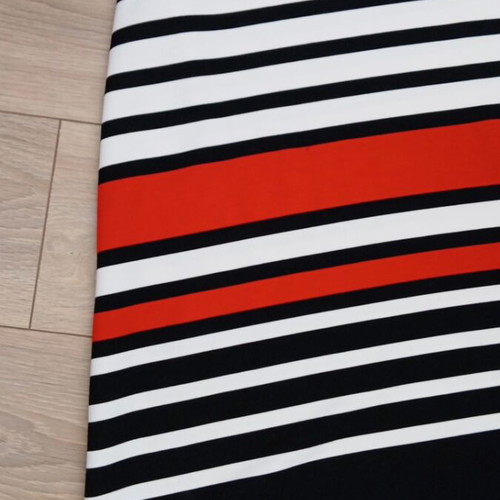 Stradivarius dress size S 36 like new, black and red