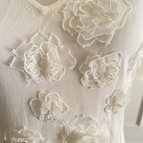 White Ivory Women's Knitted Top with 3D Floral Appliques, Like New, Size M