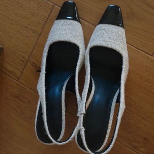 White tweed slingbacks H&M like new, size 37, with black toe