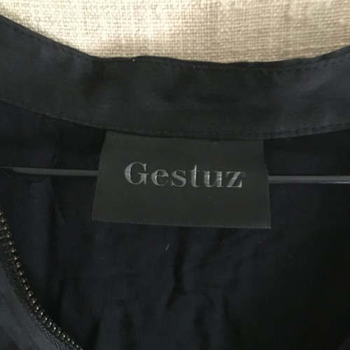 Gestuz silk top size 38/M, black