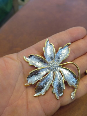 Vintage brooch 1980 like new, silver and gold colors