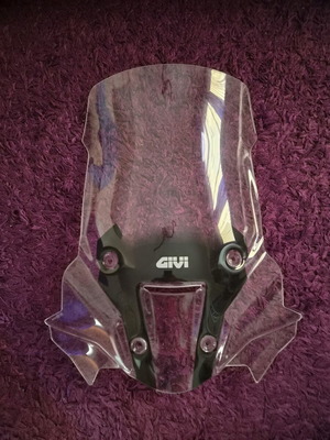 Givi Windscreen for Triumph Tiger 900 like new