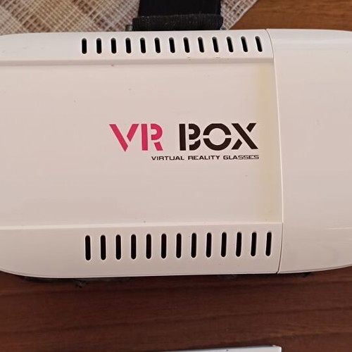VR BOX virtual reality glasses with Bluetooth remote control like new