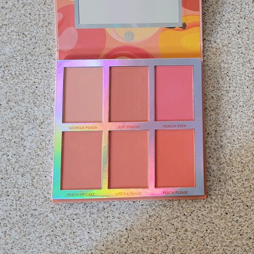 BH Cosmetics Bellini Blush Palette like new