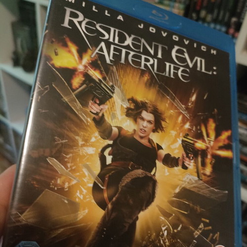 Resident Evil Afterlife Blu-Ray like new, English subtitles, slipcover