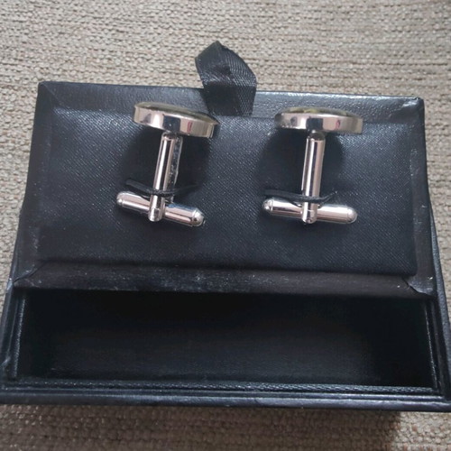 Bugatchi cufflinks like new with unique design