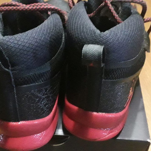 Nike Jordan basketball shoes like new, size 42.5 with box