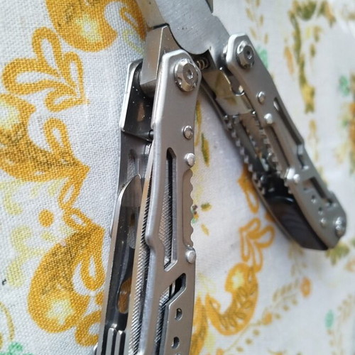 Multitool like new with case