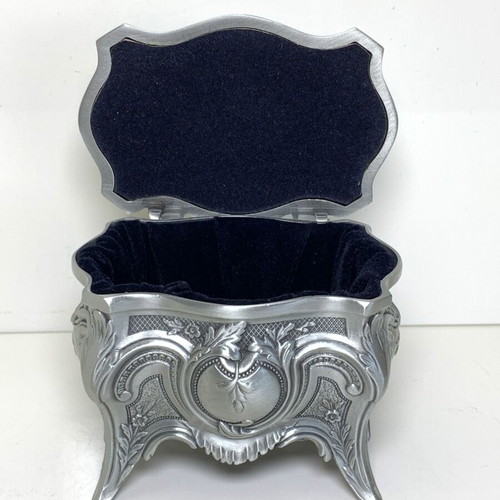 Малка метална кутия за бижута бароков стил като нова, сива сребриста