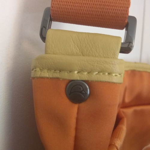 Madarina Duck crossbody bag orange like new