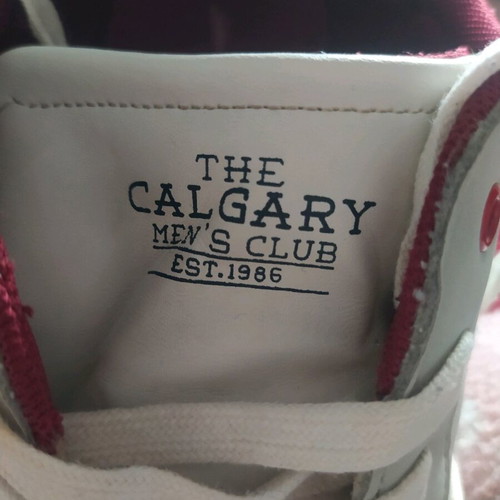 Calgary men's shoes size 45 like new, white casual