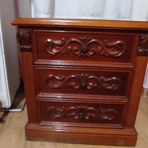 Bedroom furniture set used with Media Strom mattress gift