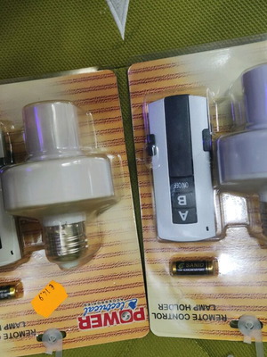 Light bulb sockets with remote control, pack of 2, new