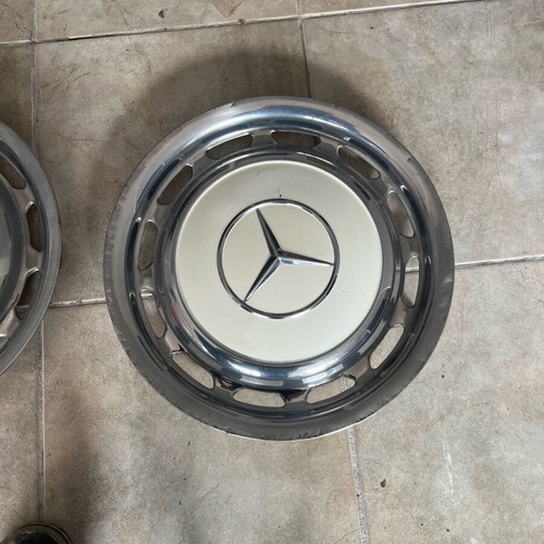 Mercedes Classic hubcaps for 1960-1970 rims used