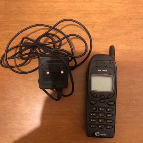 Nokia 6130 vintage cell phone used, functional with charger