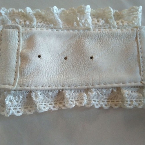 Women's belt with lace white like new