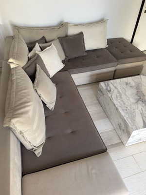 Corner sofa with extra stool like new