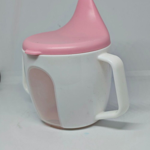 Training cup 150 ml with pink lid and double handles like new
