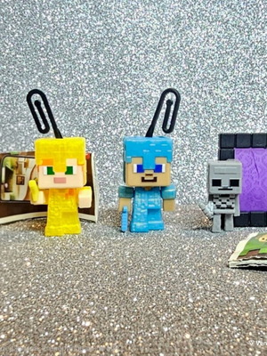 Minecraft Kinder Joy 3 figures Steve diamond armor, Alex, Skeleton with nether portal