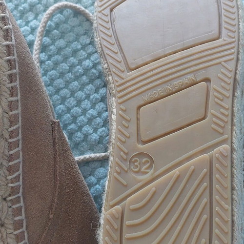 MNG kids canvas shoes new, beige, size 32