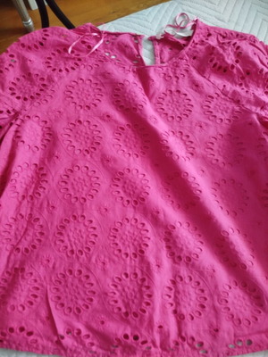 Zara cotton blouse 3/4 sleeves broderie like new, fuchsia