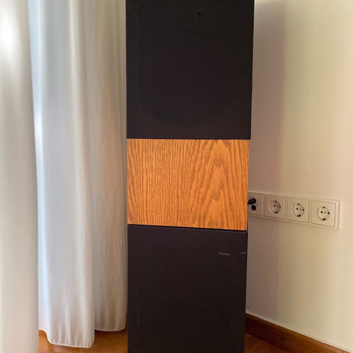 KLH speakers used with solid wood frame