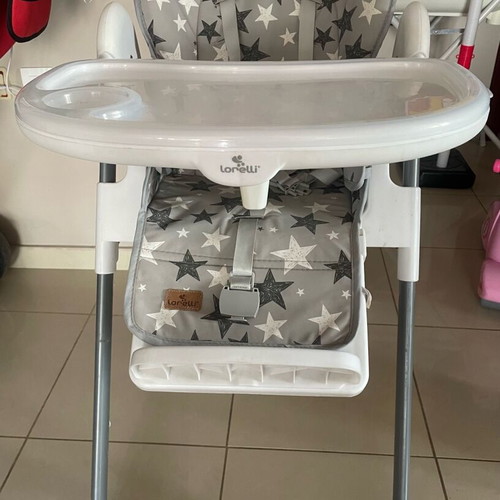 Lorelli high chair like new with adjustable height and tray