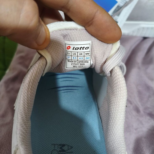 Athletic shoes new, size 37, pink