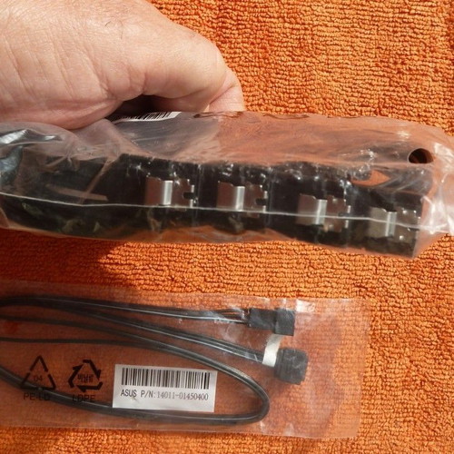 Asus motherboard and power cables set new