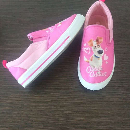 Slip-ons girls' shoes like new, size 31, pink with The Secret Life of Pets print