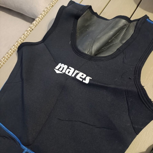 Diving suit set like new, 5mm thickness with gloves and socks