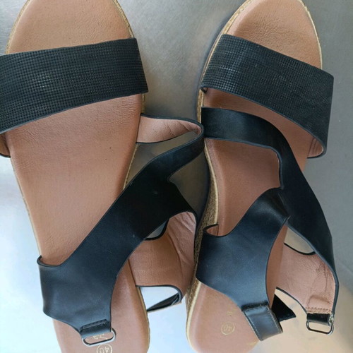 Women's black sandals like new, size 40