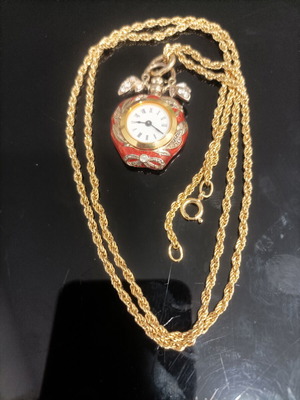 Gold-plated pendant necklace with small watch, Art Deco style