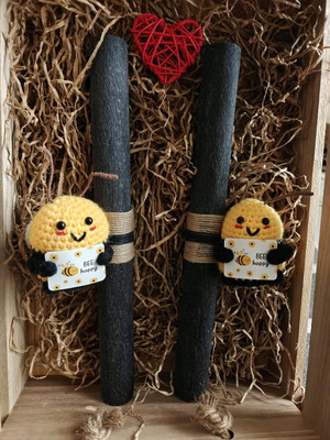 Set of candles with knitted bees new