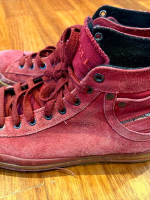 Diesel suede sneakers size 40 used, red