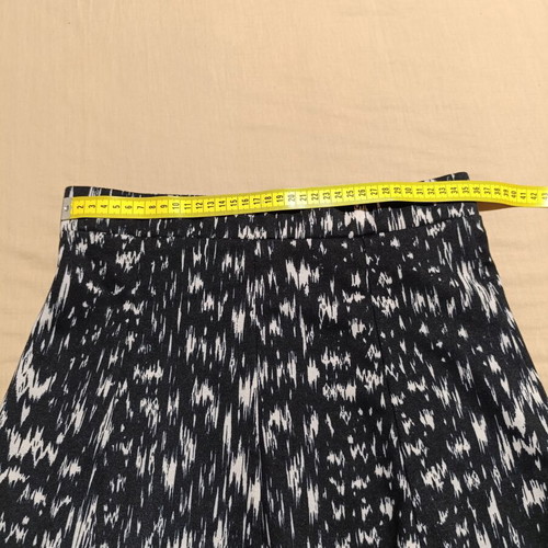 H&M skirt like new, black and white, size M 38 10