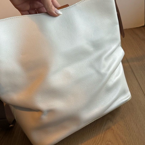 Dooney & Bourke white leather crossbody bag like new