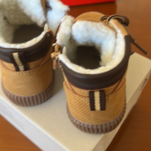Boots size 23 new, beige and brown for girls and boys