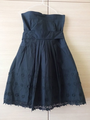 Strapless dress new, black cotton with embroidery and belt, size S