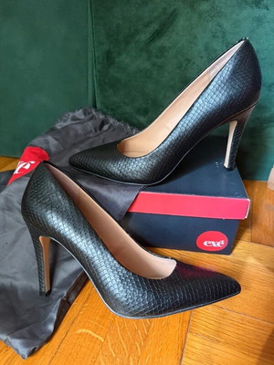 Exe leather high heels black snake pattern size 39 like new