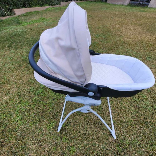 Cam baby bassinet with stand used