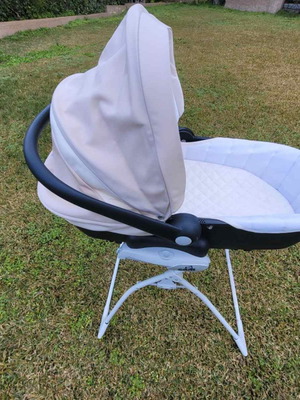 Cam baby bassinet with stand used