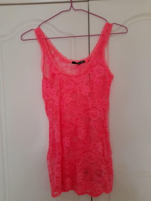 Tally Weijl fuchsia lace sleeveless top, size M